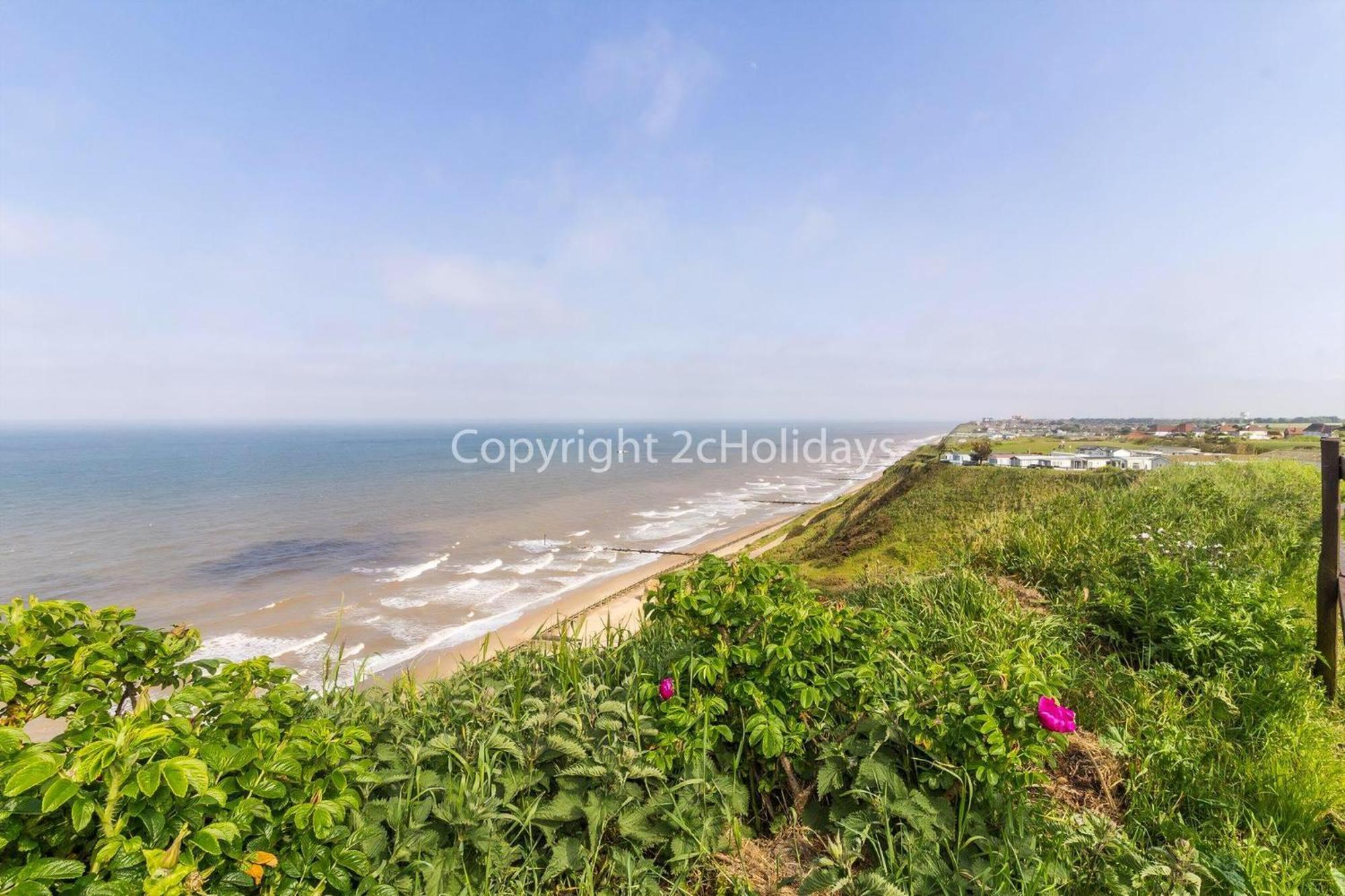 Chalet With Free Wifi At Rainbows End Near A Lovely Norfolk Beach Ref 31002R Villa Bacton  Exterior photo